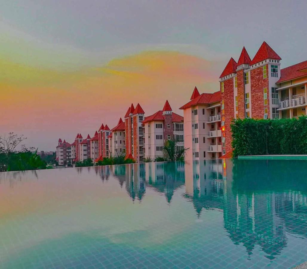 Happy City Golf & Resort Chiang Rai Exterior foto